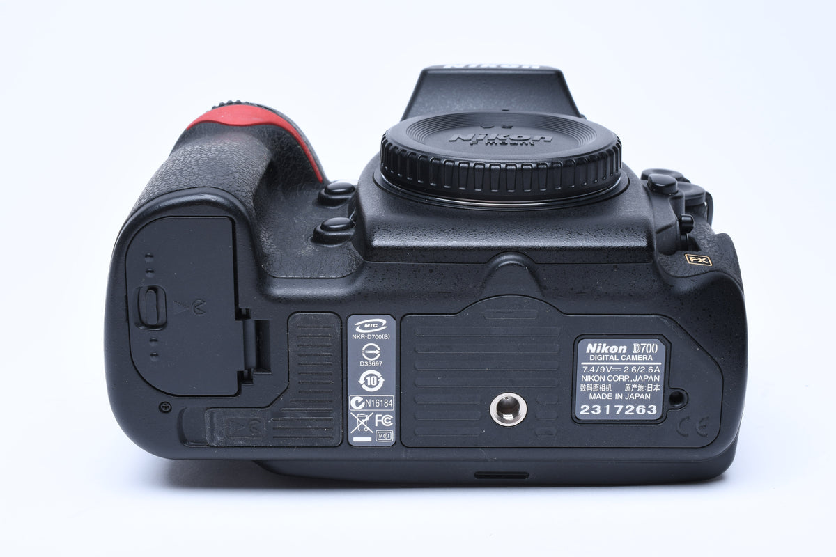 Nikon D700 DSLR Body, 2Batts, Charger, Only 10,871 Acts!  Clean