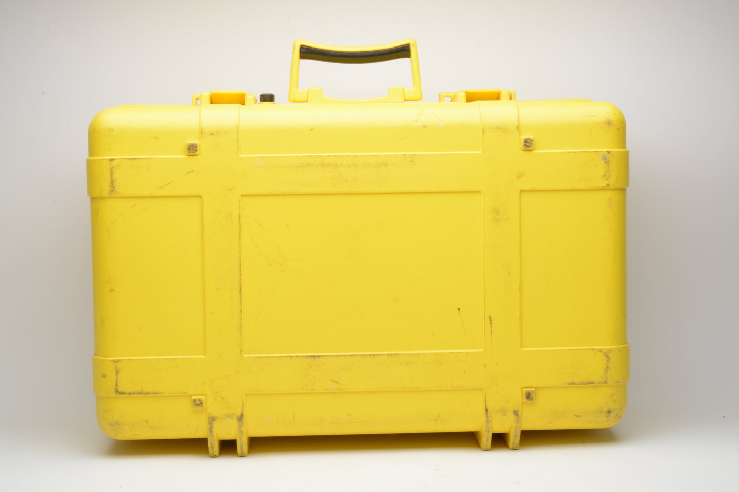 Tundra SK-821 yellow case, no foam or inserts, good condition