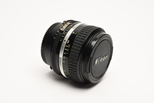 Nikon Nikkor 50mm f1.4 AI-S Prime lens, caps, sharp! Nice prime lens