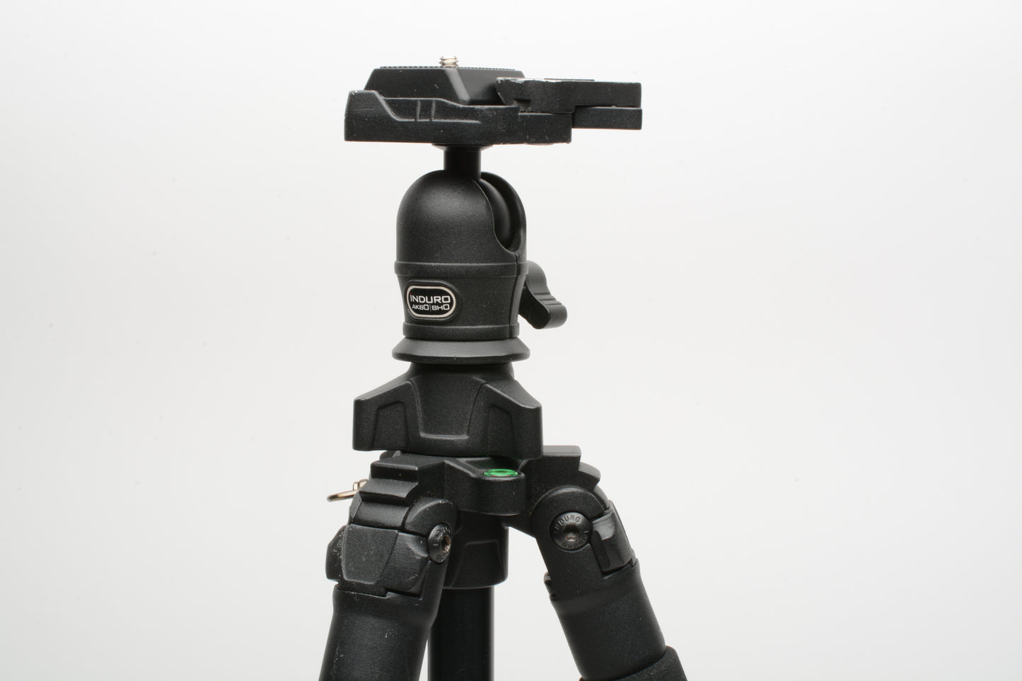 Induro Alloy 8M AT014 Tripod Legs w/AKB0 Head, case, Very nice & clean