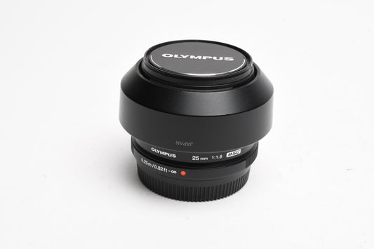 Olympus M. Zuiko Digital 25mm f1.8 Micro 4/3, Hood, Caps, Mint-