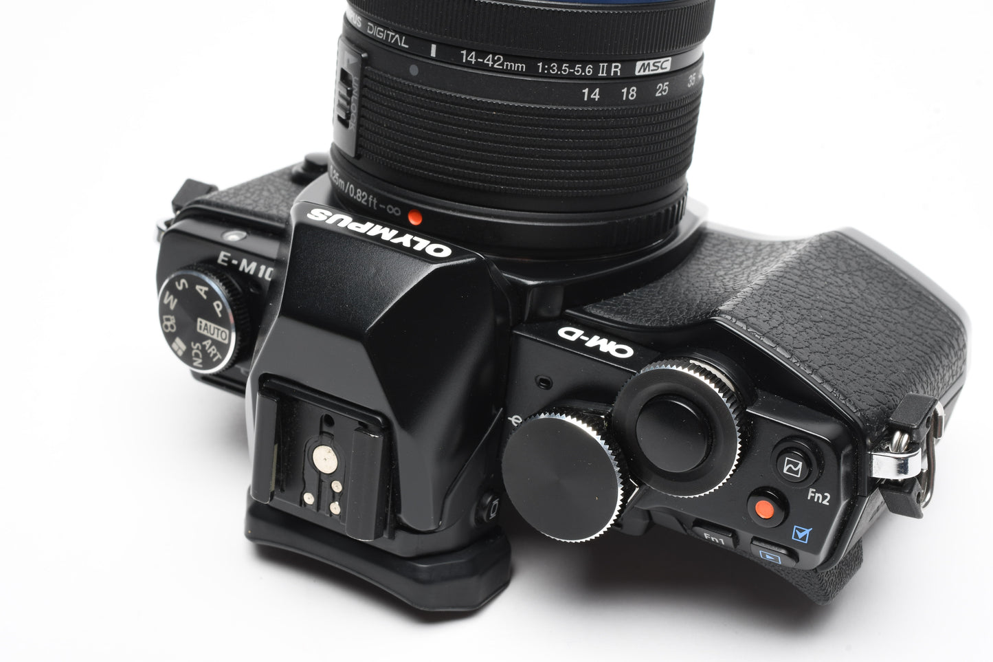 Olympus OM-D E-M10 w/14-42mm zoom, Only 3706 Caps! Nice!