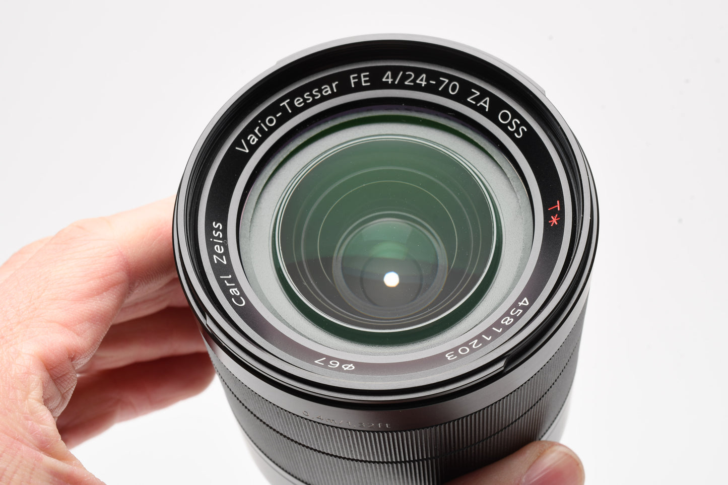 Sony Zeiss Vario Tessar FE 24-70mm f4 ZA OSS T* lens SEL2470, caps+hood+case