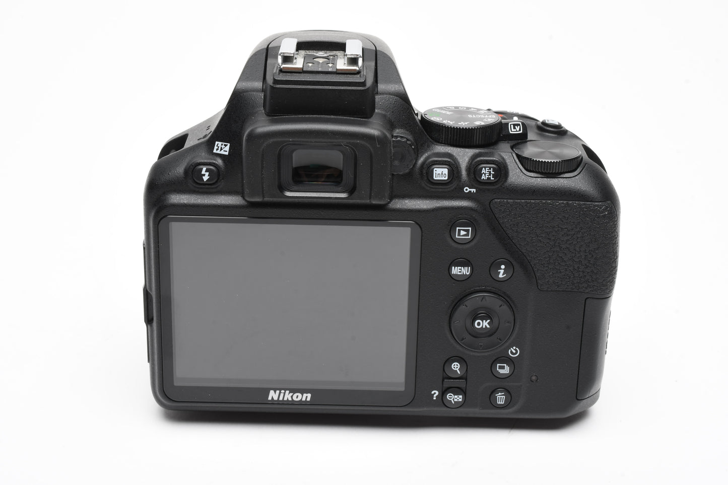 Nikon D3500 DSLR Camera w/AF-P 18-55mm f3.5-5.6 G VR zoom USA, only 1362 Acts!!