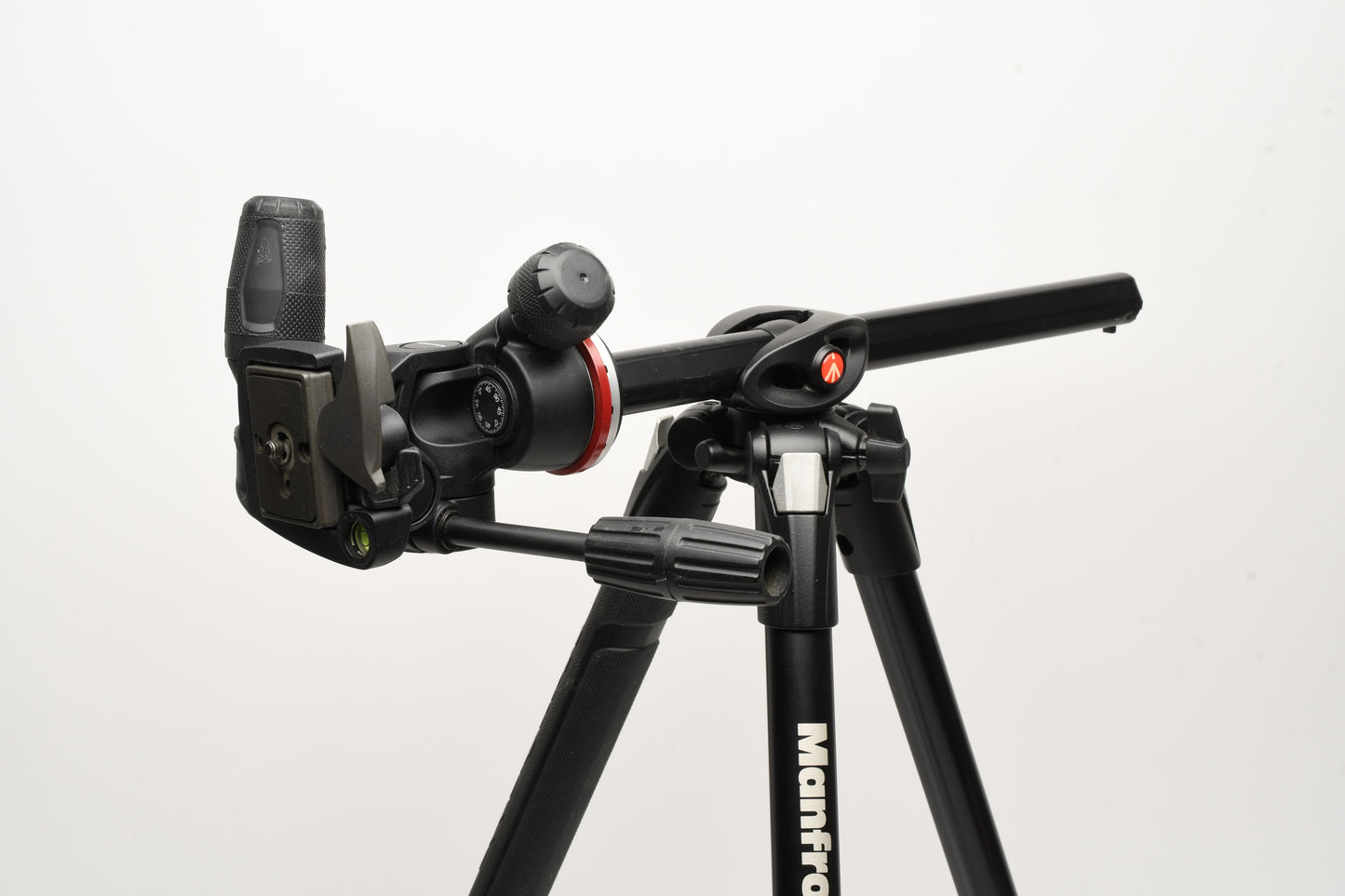 Manfrotto 290 Dual Tripod w/MH804 Head + Case and QR plate, Great