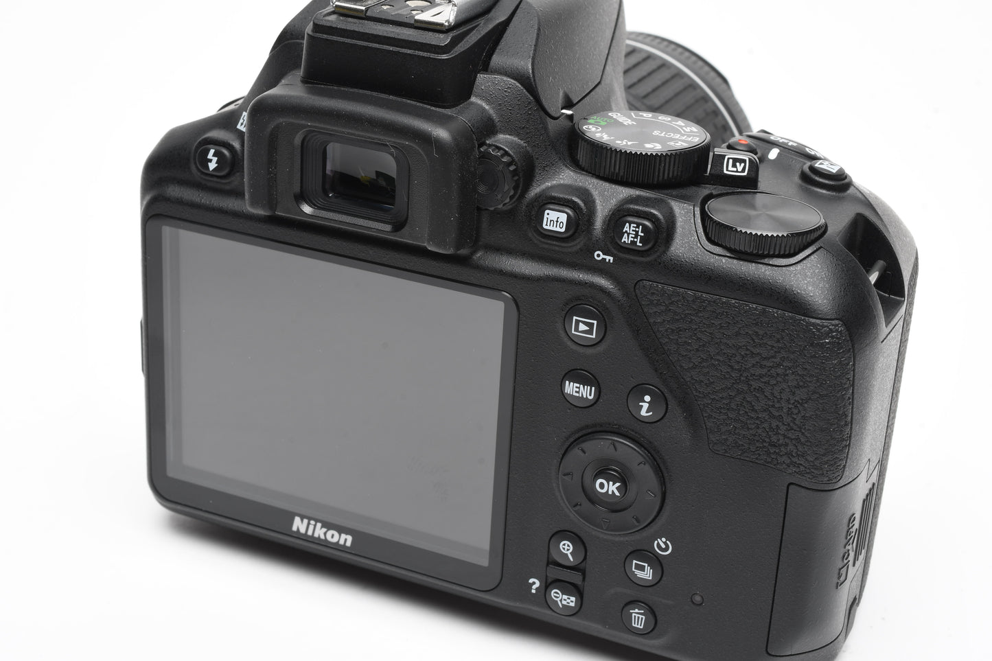 Nikon D3500 DSLR Camera w/AF-P 18-55mm f3.5-5.6 G VR zoom USA, only 1362 Acts!!