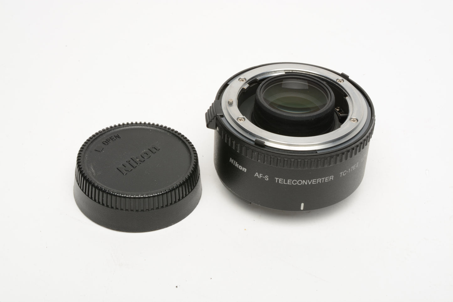 Nikon AF-S TC-17EII Teleconverter w/ rear cap, very clean