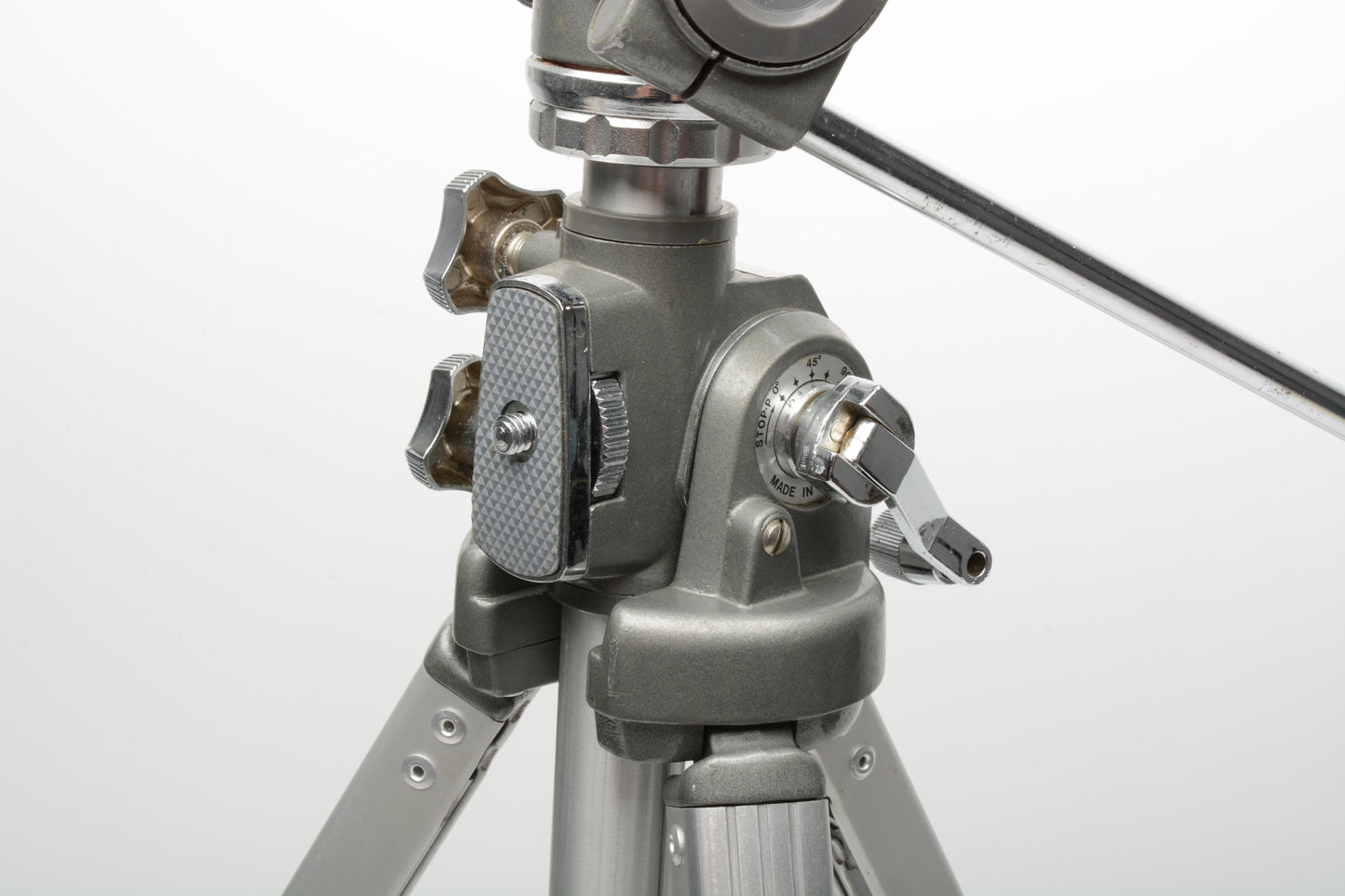 Spiratone versatile aluminum tripod w/Horizontal arm, Great design, in case