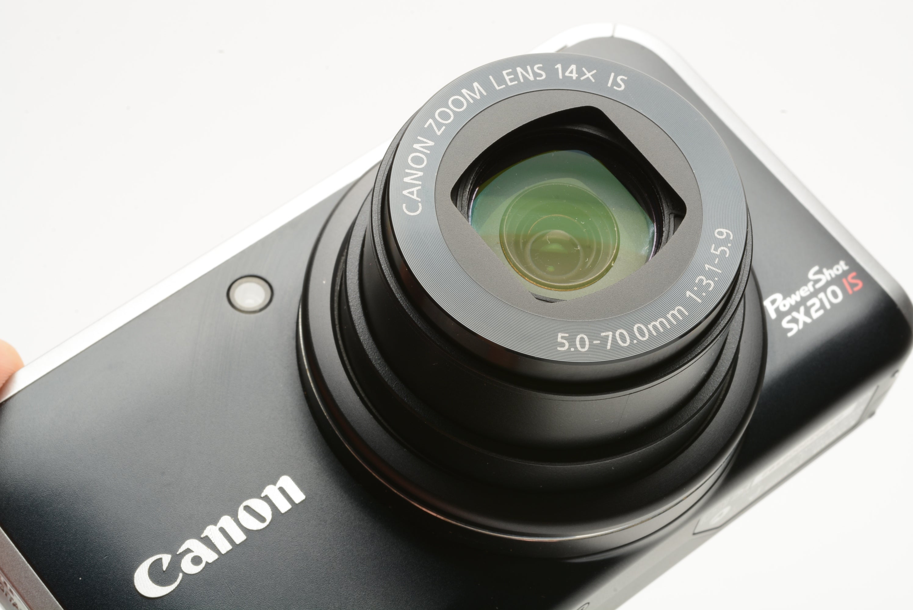 Canon PowerShot SX210 IS 14MP Point & shoot w/Case, 8GB SD, batt+