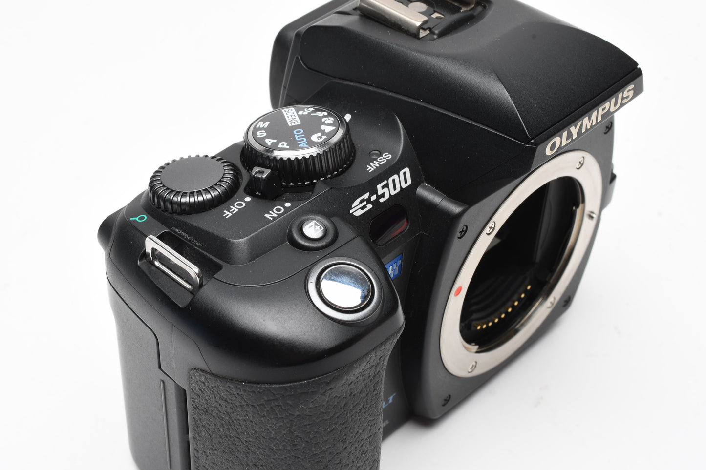 Olympus E500 DSLR body, batt+charger, clean, tested, nice + 512MB CF card