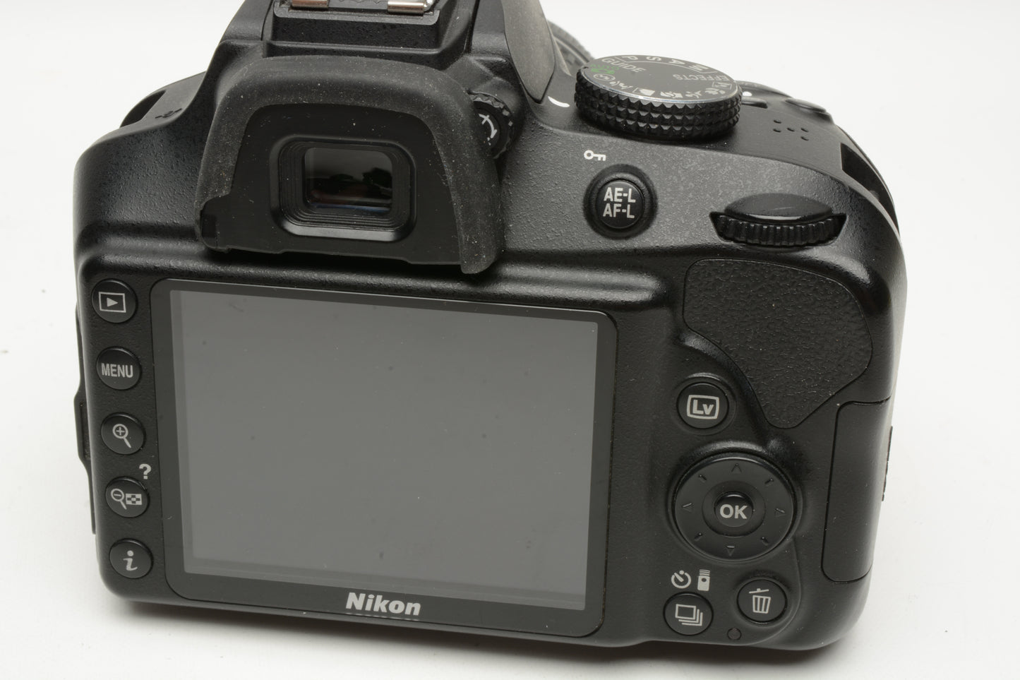 Nikon D3400 DSLR w/18-55mm f3.5-5.6G VR, Only 5383 Acts! Nice