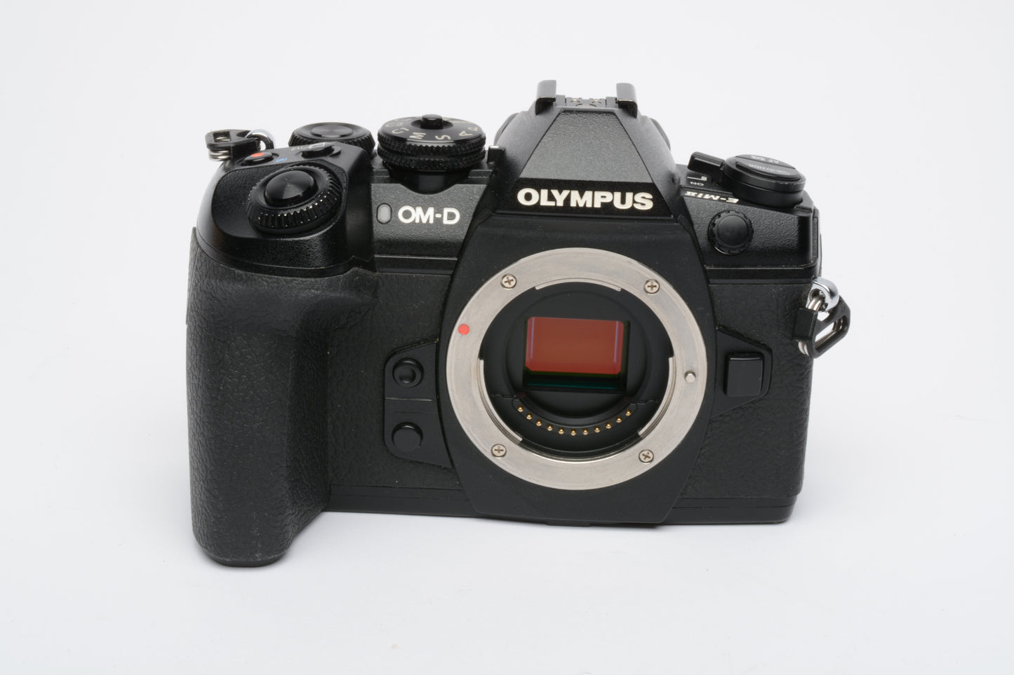 Olympus OM-D E-M1 Mark II Mirrorless Micro 4/3  Body, 106K Acts, nice, tested