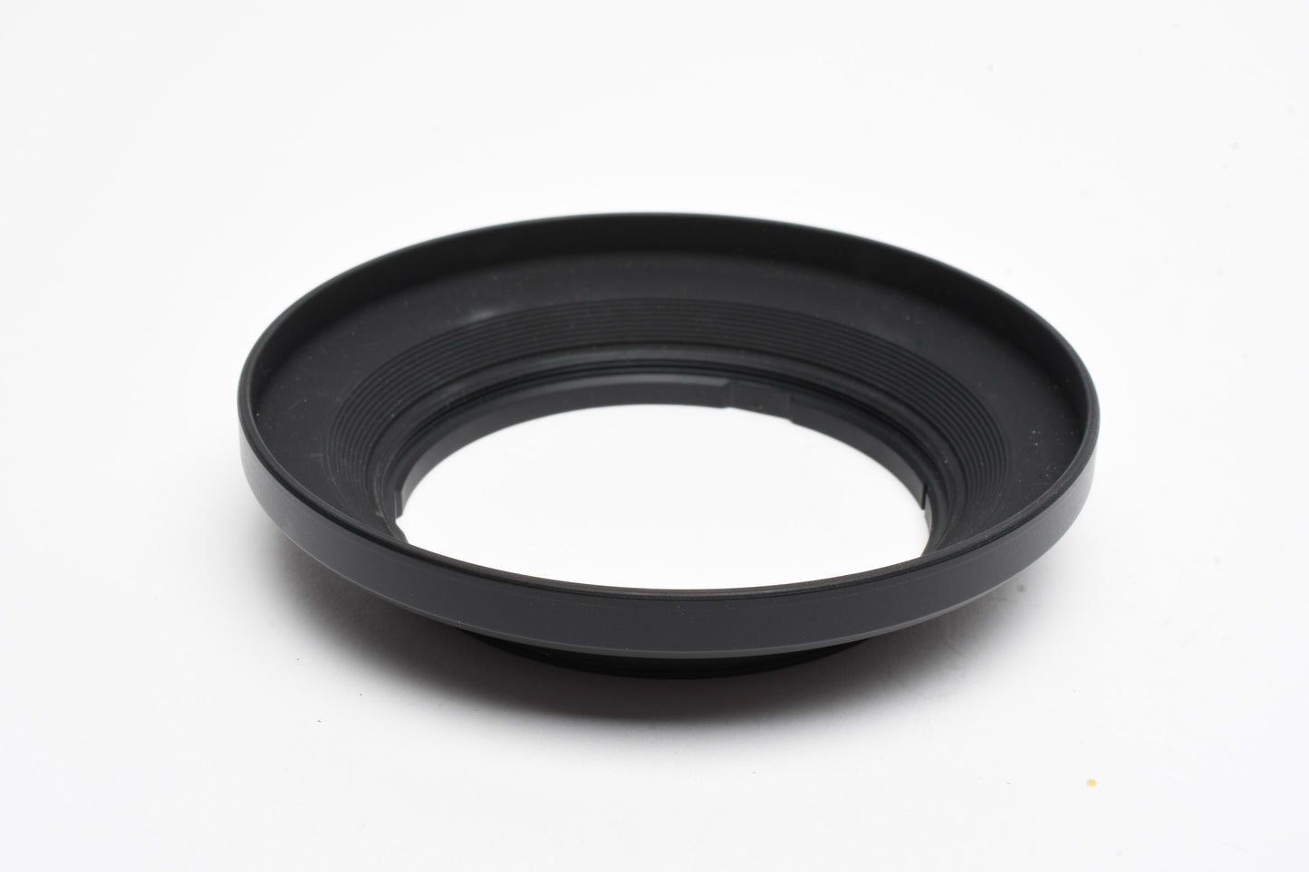 Nikon HN-CP20 genuine Lens hood, Nice and clean