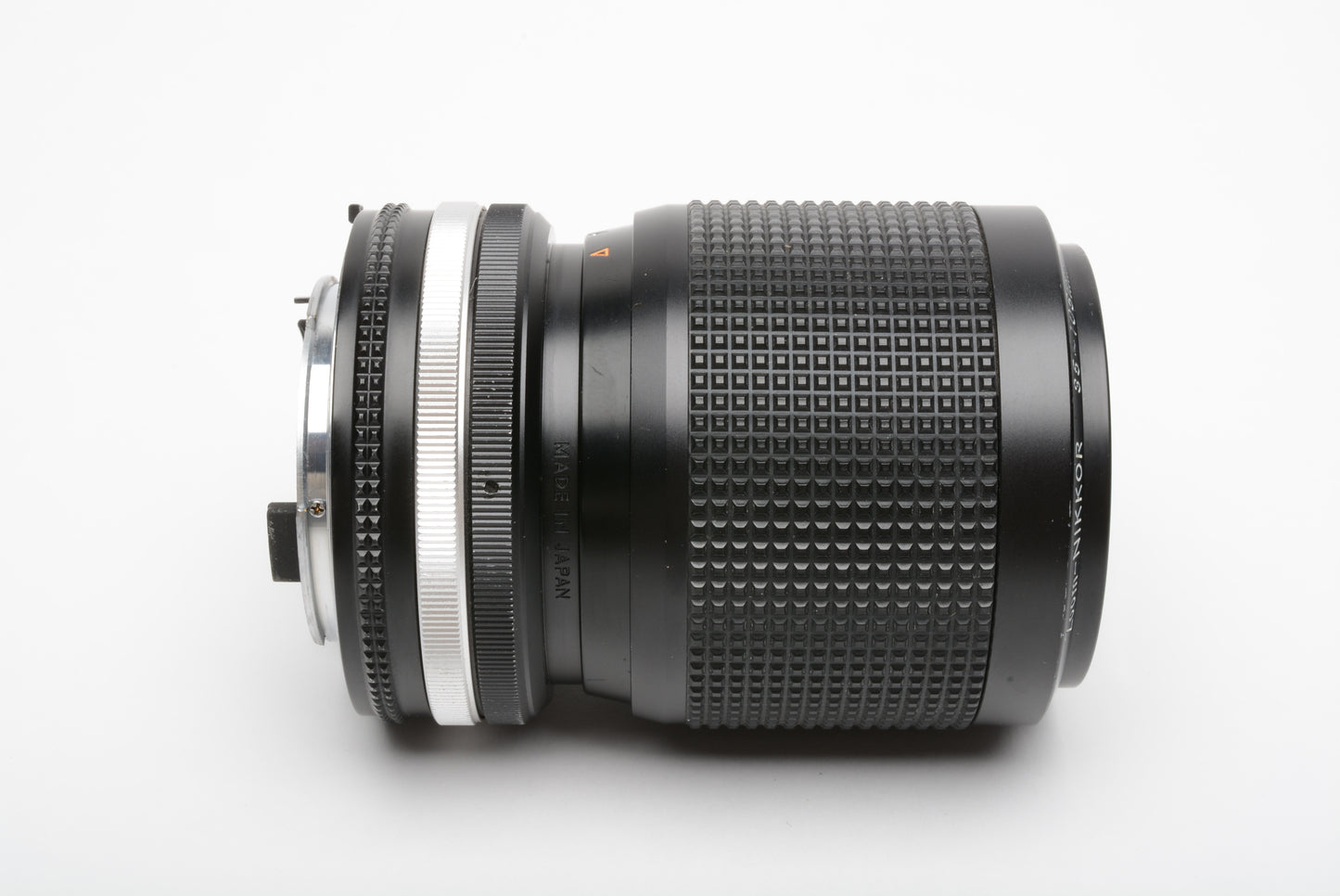Nikon Nikkor 35-105mm f3.5-4.5 macro zoom lens w/caps, nice, clean, compact