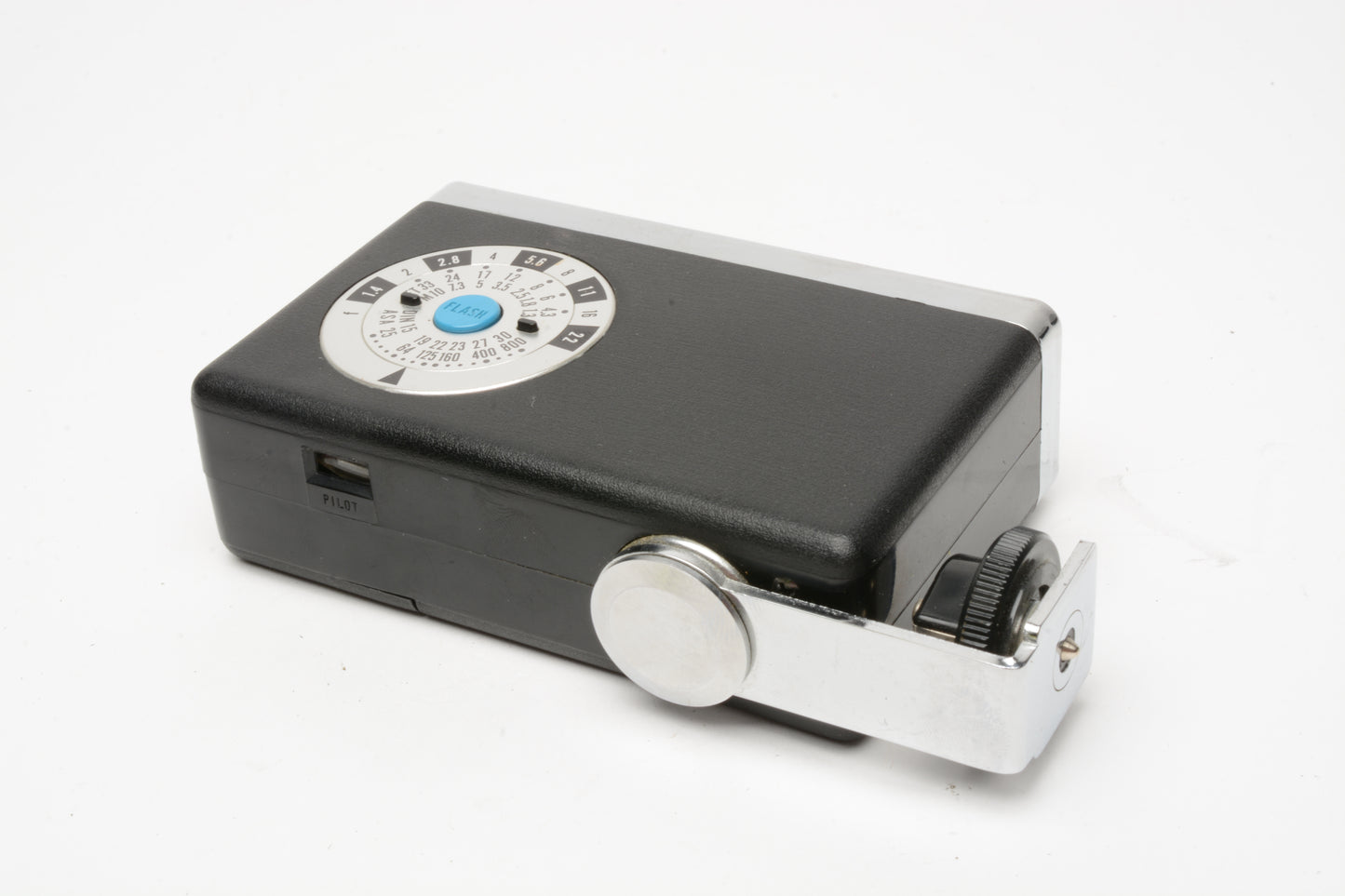 Vivitar 151 AC or battery powered electronic flash in case