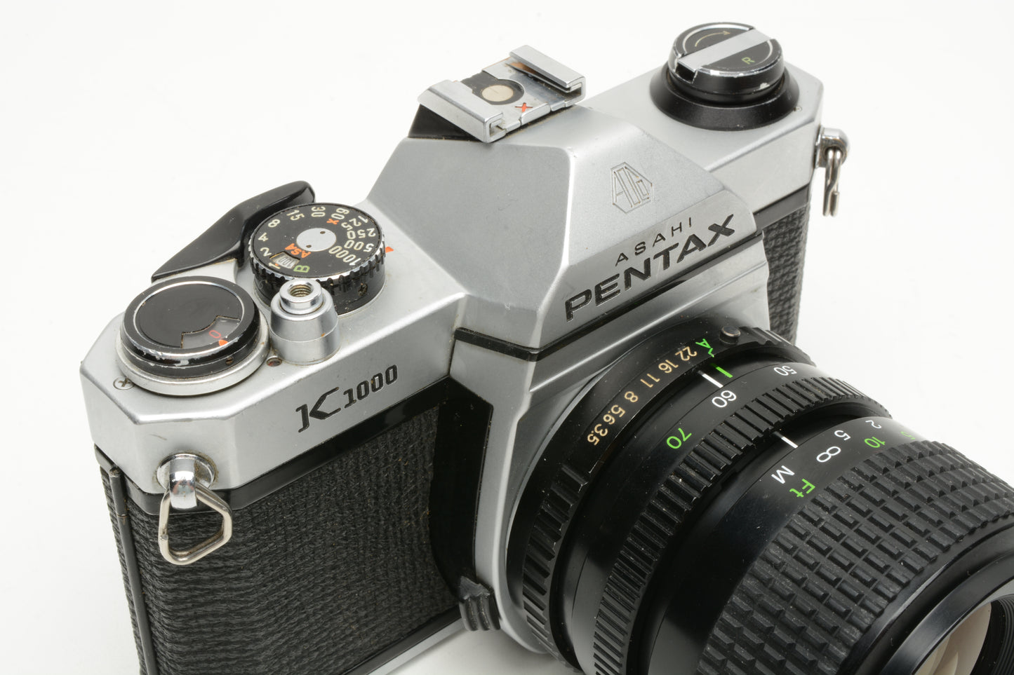 Pentax K1000 35mm SLR w/35-70mm zoom lens, New seals, strap, Great!