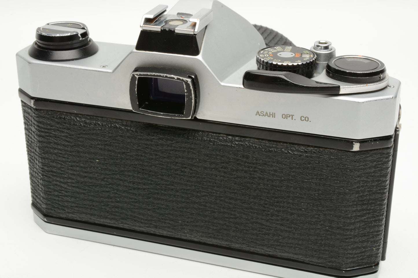 Pentax K1000 35mm SLR w/35-70mm zoom lens, New seals, strap, Great!