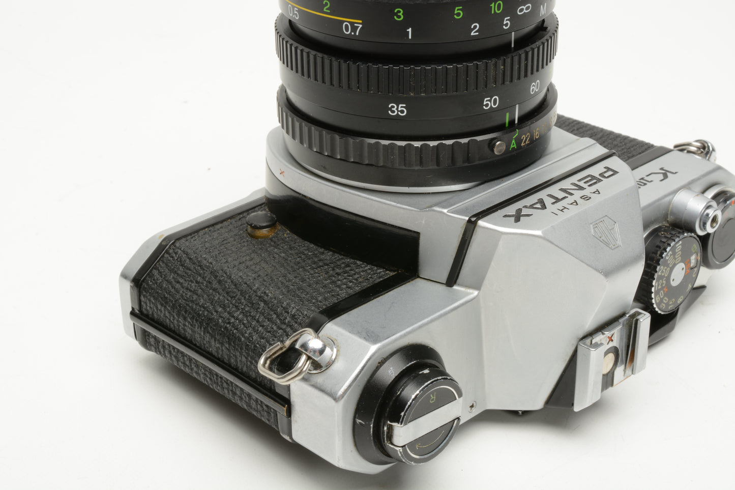 Pentax K1000 35mm SLR w/35-70mm zoom lens, New seals, strap, Great!