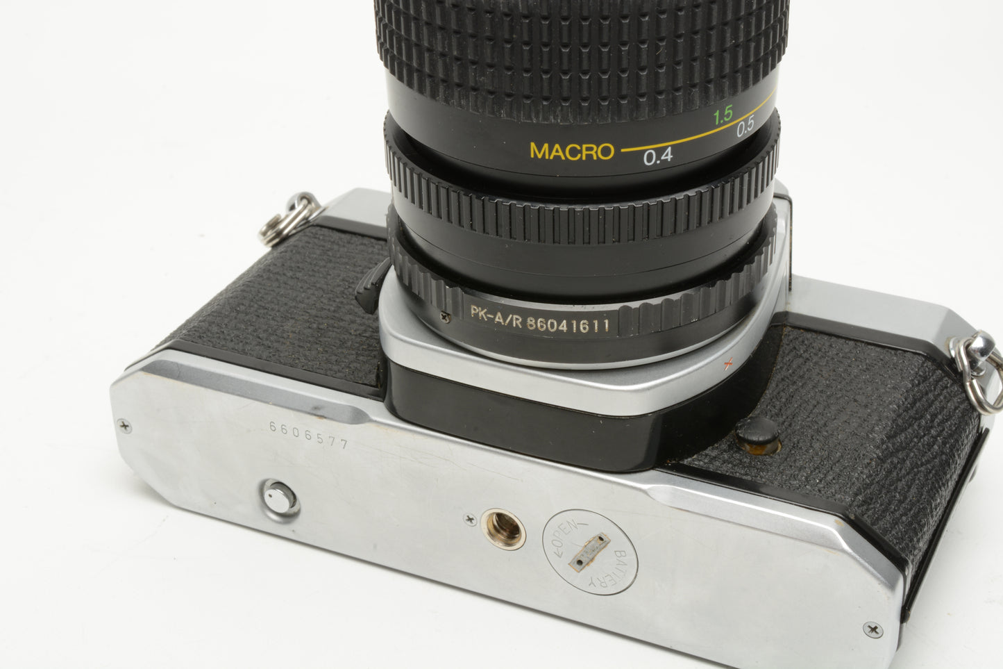 Pentax K1000 35mm SLR w/35-70mm zoom lens, New seals, strap, Great!