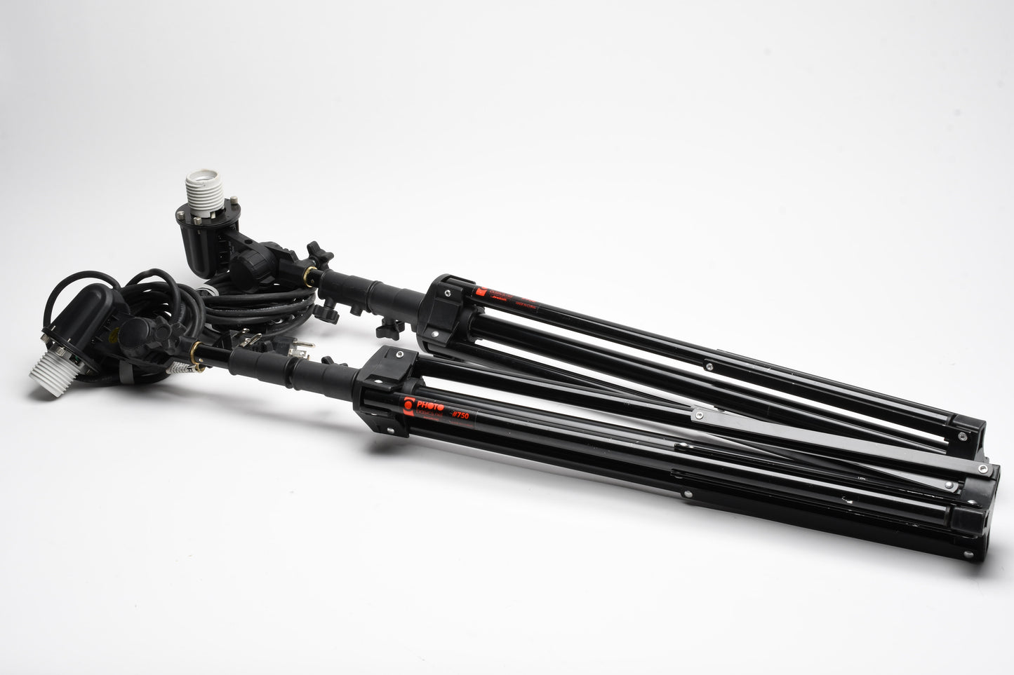 2X Westcott Photobasics #750 6.5' light stands w/Ceramic bulb heads