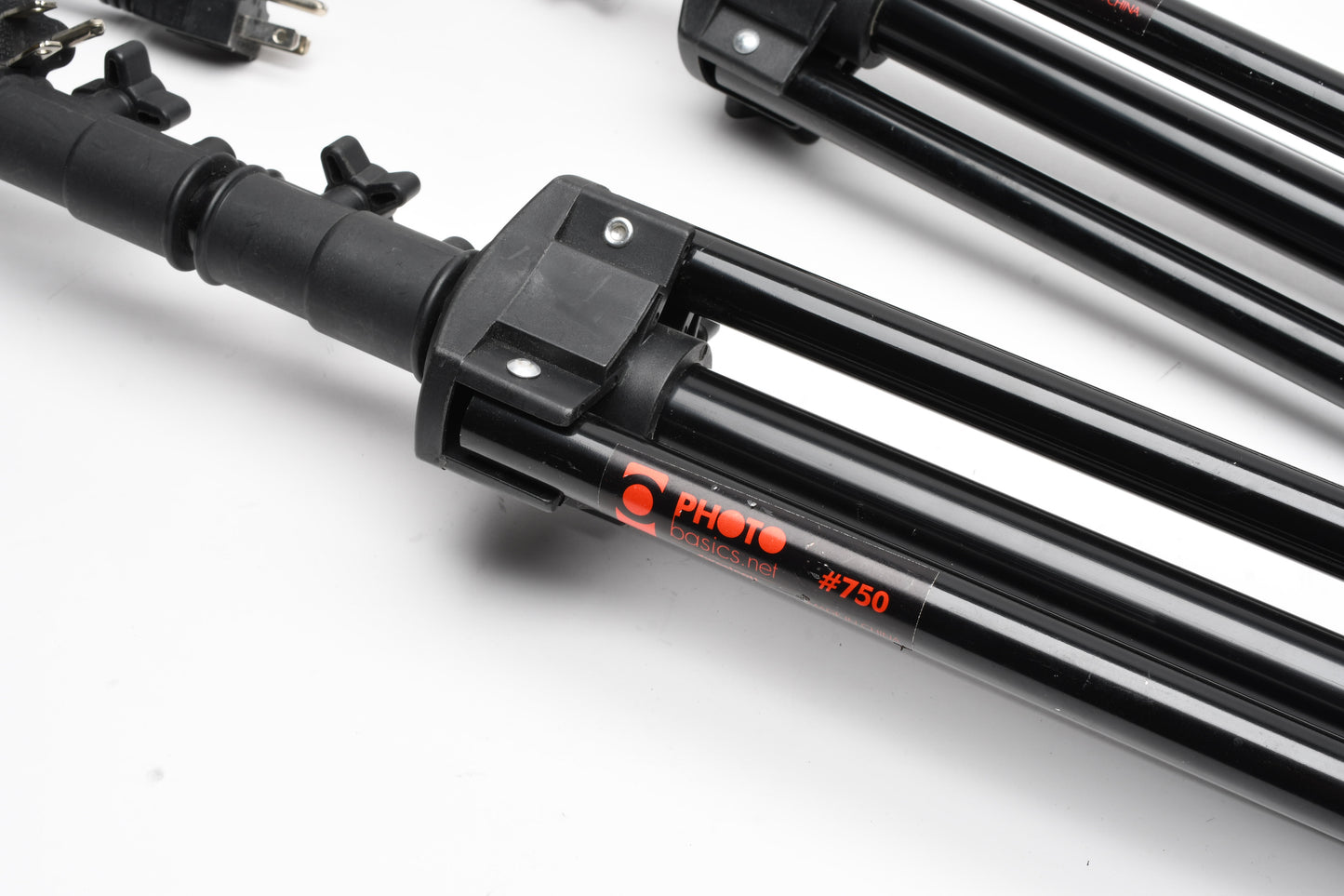 2X Westcott Photobasics #750 6.5' light stands w/Ceramic bulb heads