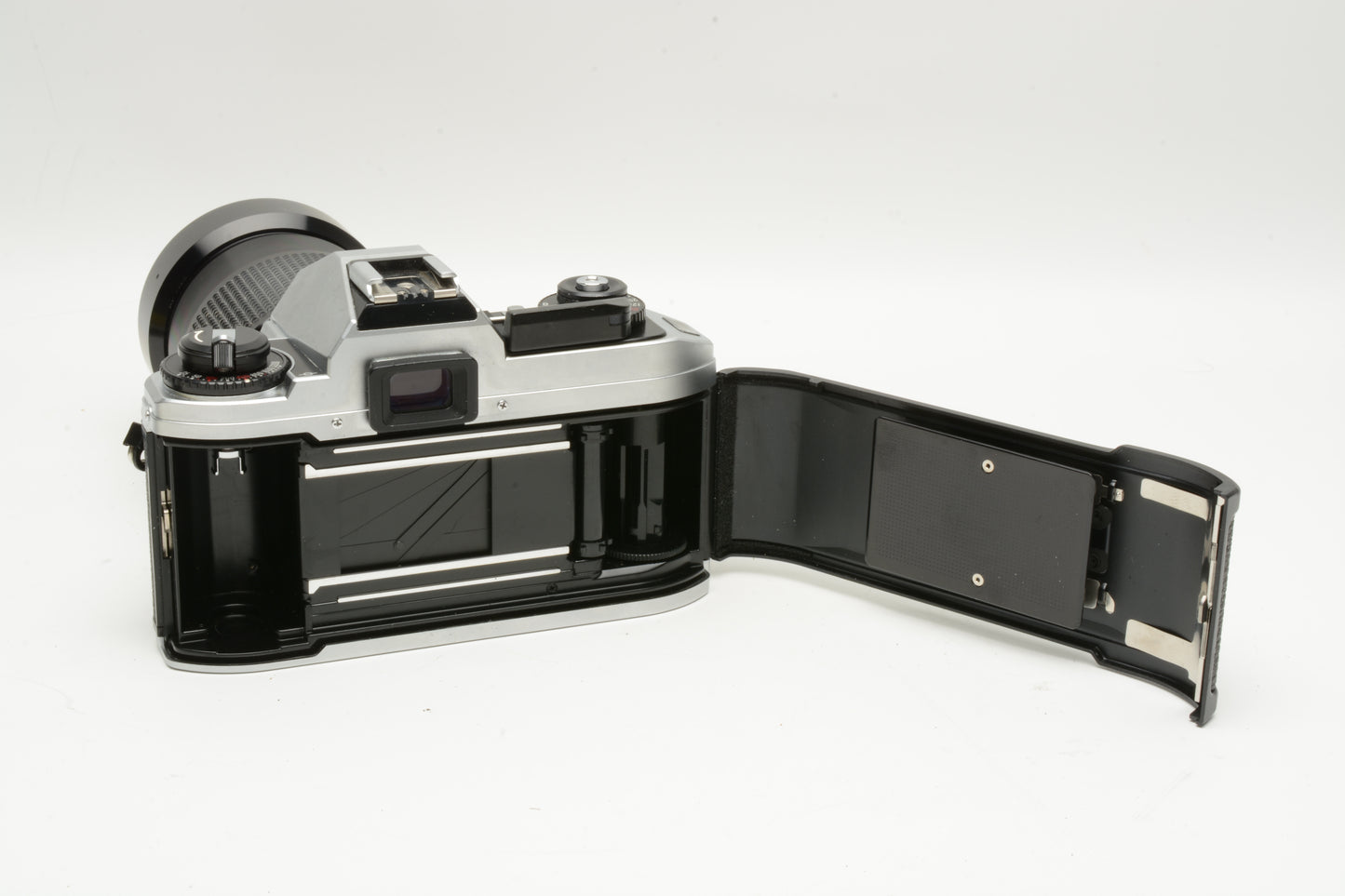 Nikon FG-20 35mm SLR w/28-90mm f2.8-3.5, New seals, Great