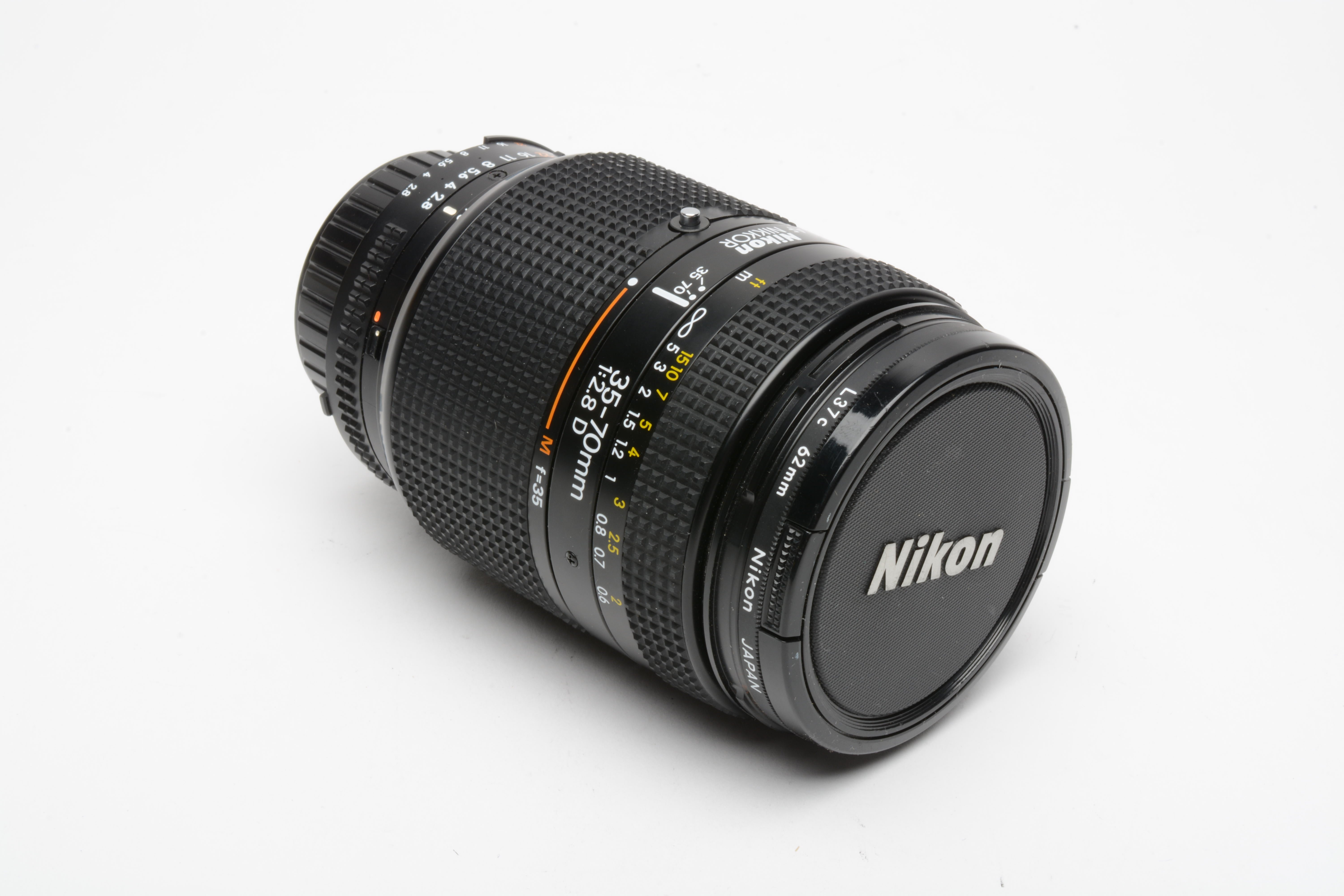 Nikon AF Nikkor 35-70mm f2.8D Macro zoom lens, very clean & sharp +L37c