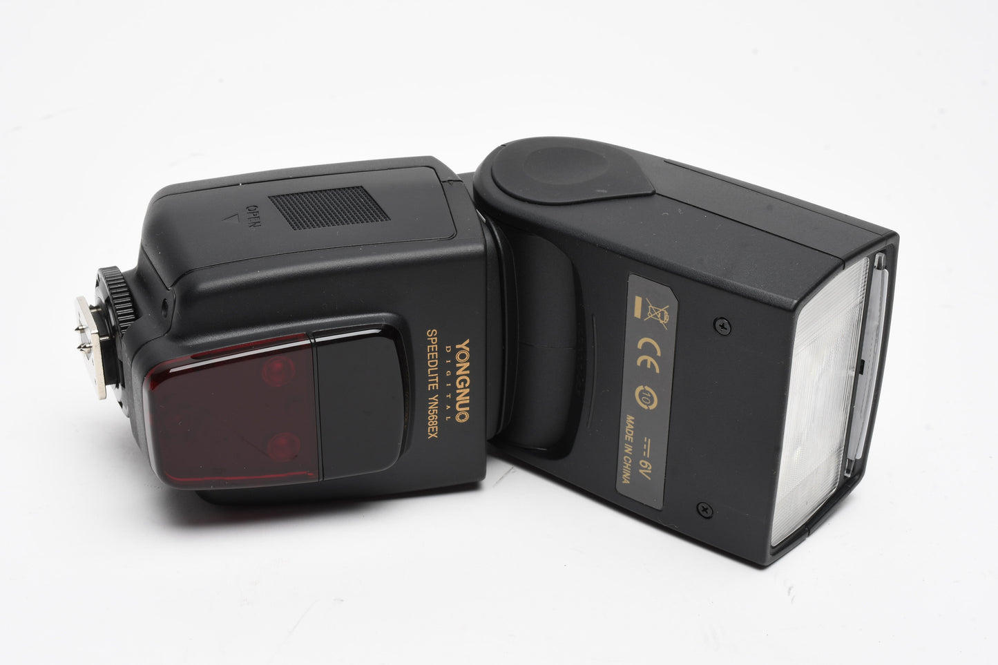 Yongnuo YN-568EX Speedlite Flash for Nikon Cameras +Wireless triggers, case, stand
