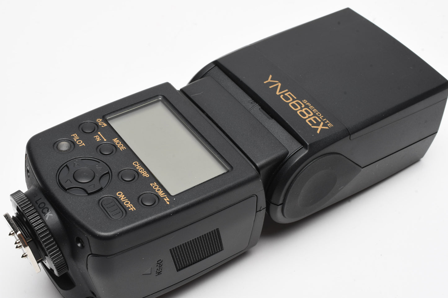 Yongnuo YN-568EX Speedlite Flash for Nikon Cameras +Wireless triggers, case, stand