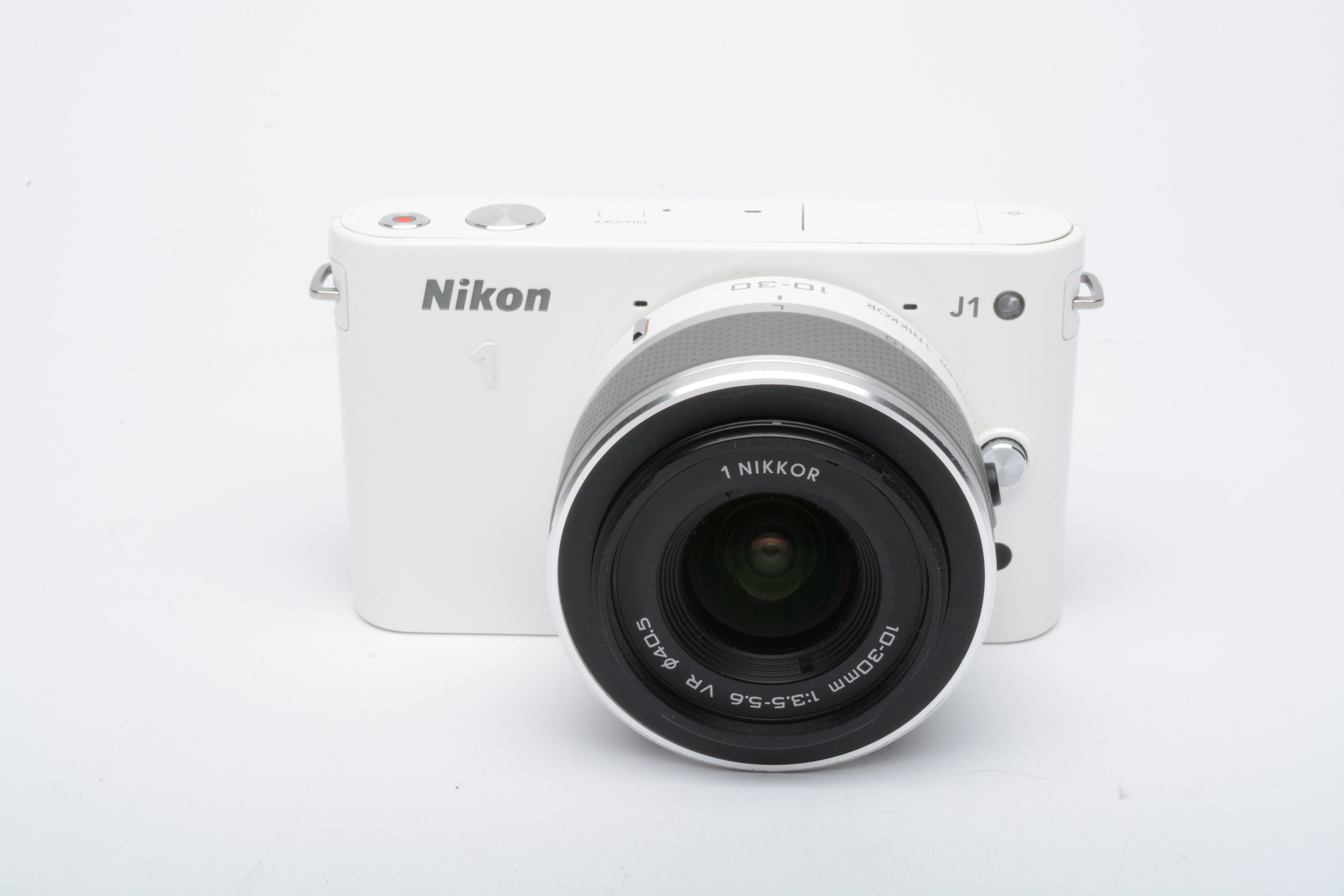 Nikon J1 (white) w/10-30 u0026 30-110mm 2-lens kit