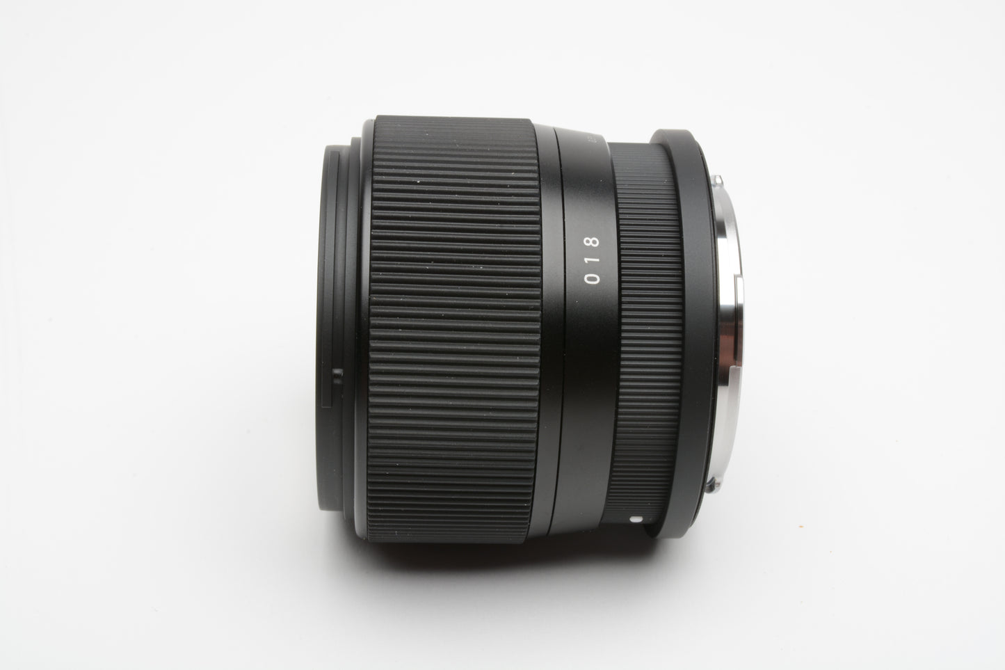 Sigma 56mm f1.4 DC DN C lens for Leica L Mount +Hood, Mint-