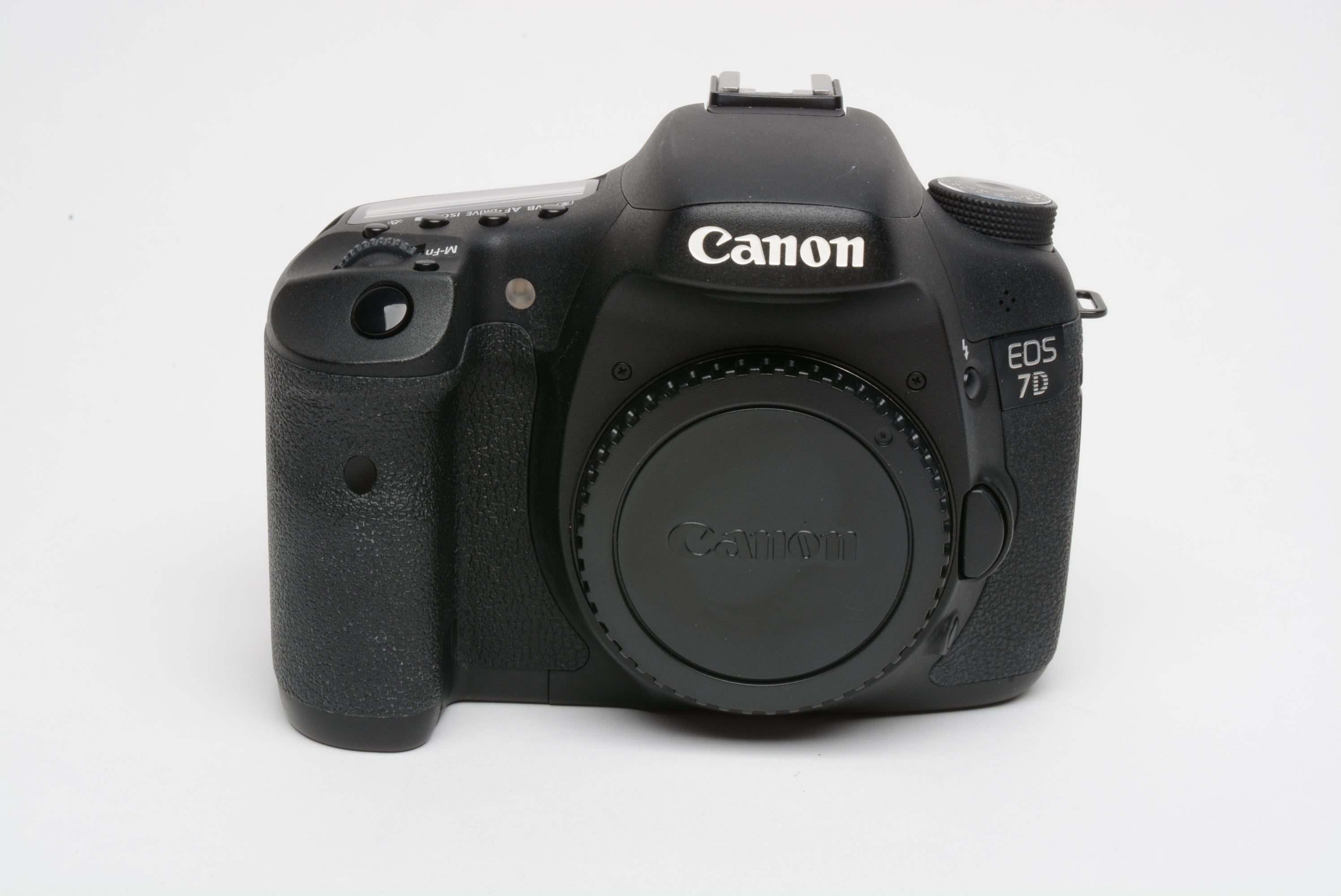 Canon EOS 7e— body w/ battery pack and manual newest