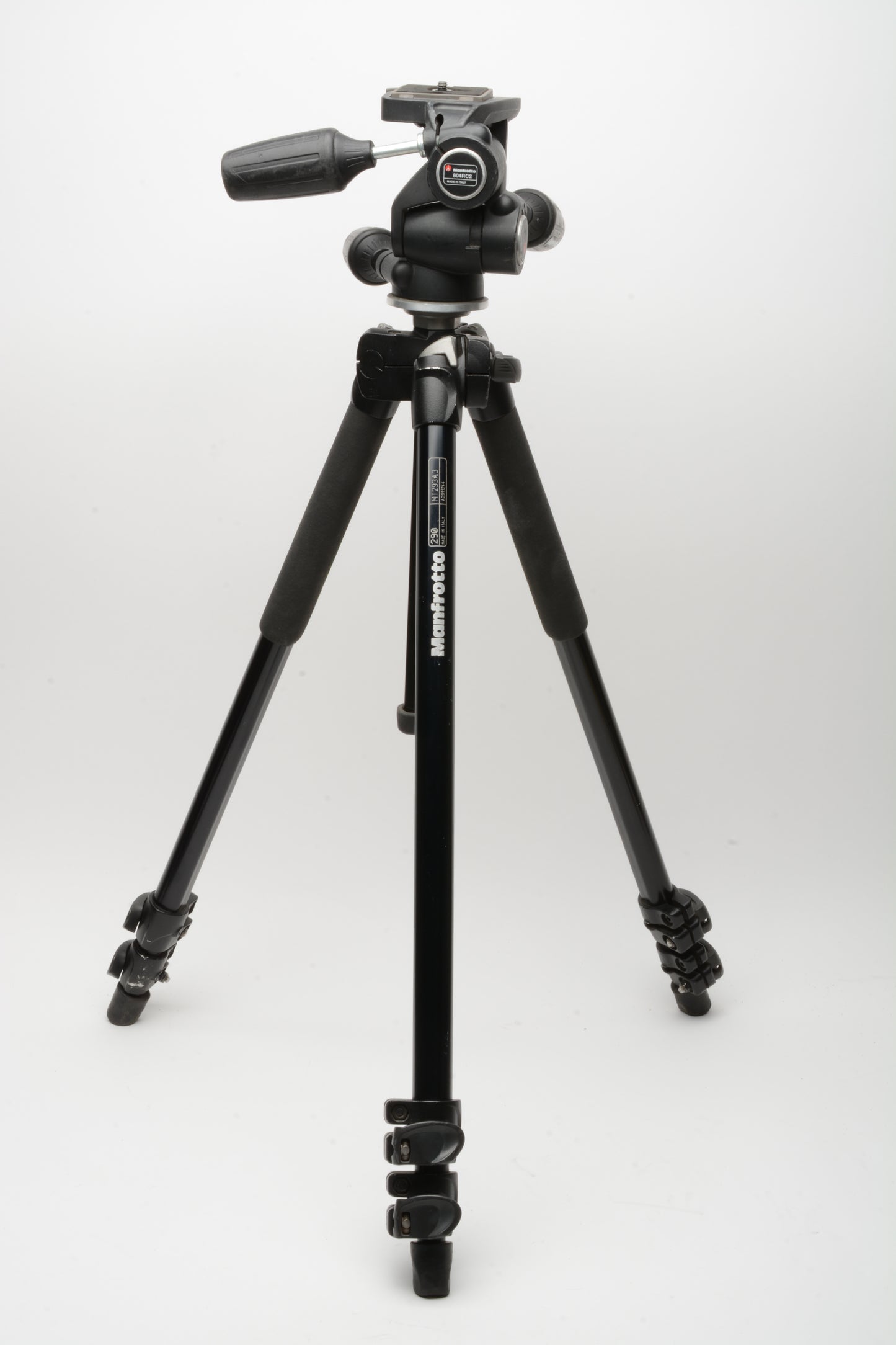 Manfrotto 290 MT293A3 Tripod w/804RC2 Head, Nice, great quality