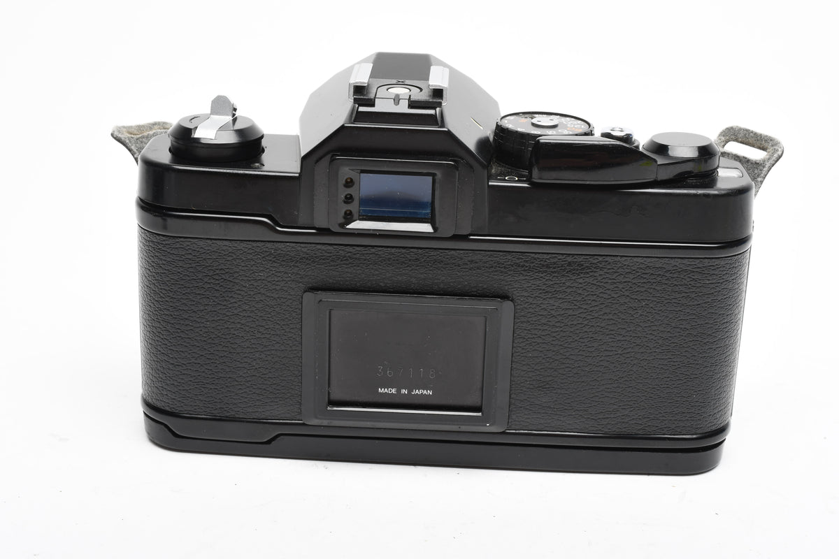 Chinon CS-4 35mm SLR w/ Petri 55mm f1.8 Prime lens, New Seals, Great!
