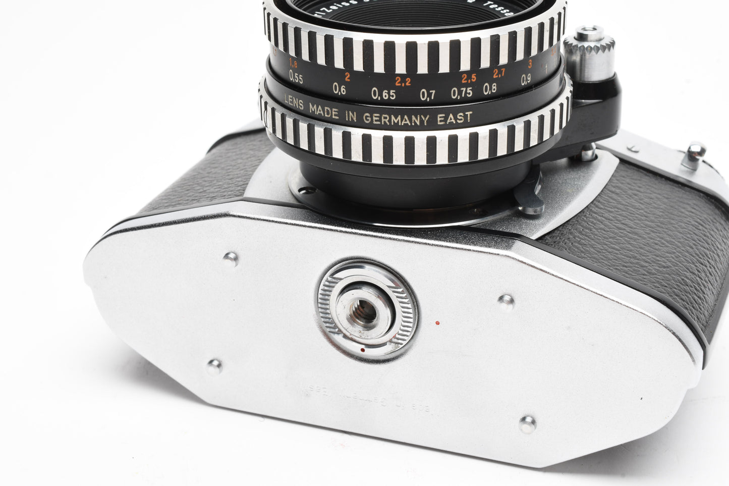 Exakta 500 SLR w/Carl Zeiss Jena Tessar 50mm f2.8 + Case, Spool, Shoe