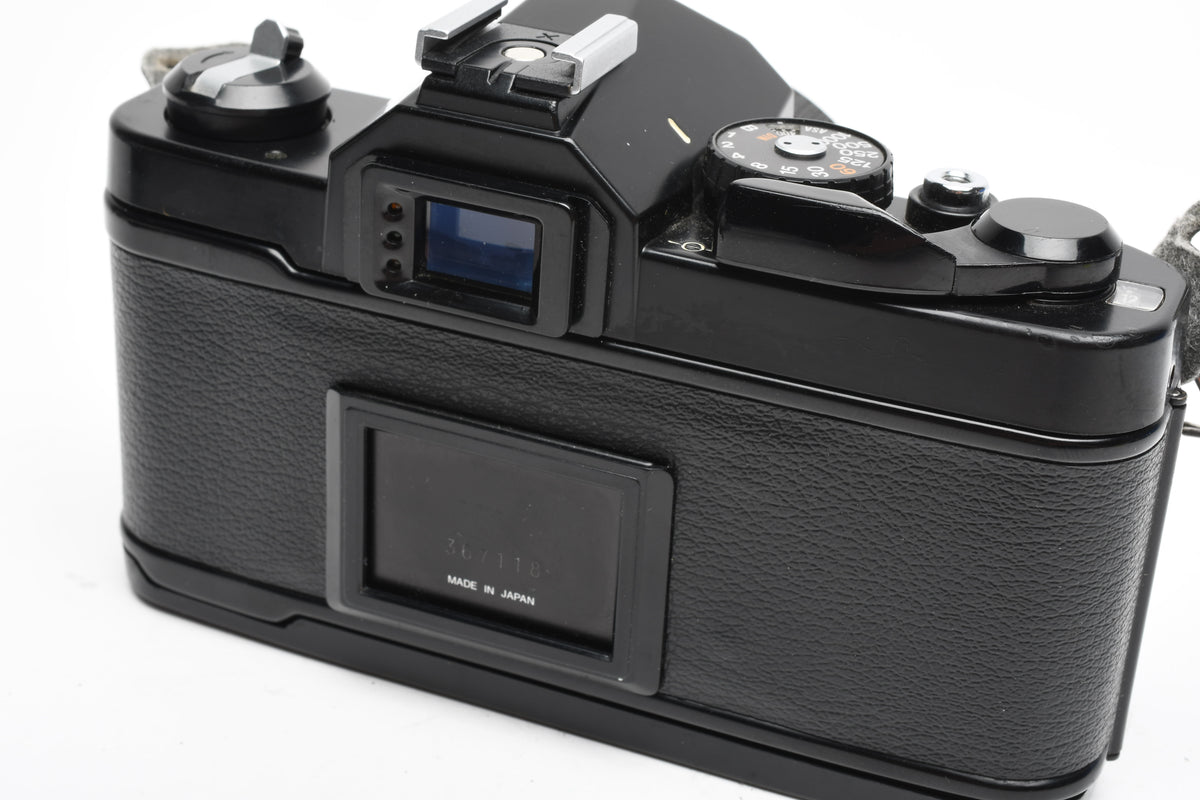 Chinon CS-4 35mm SLR w/ Petri 55mm f1.8 Prime lens, New Seals, Great!