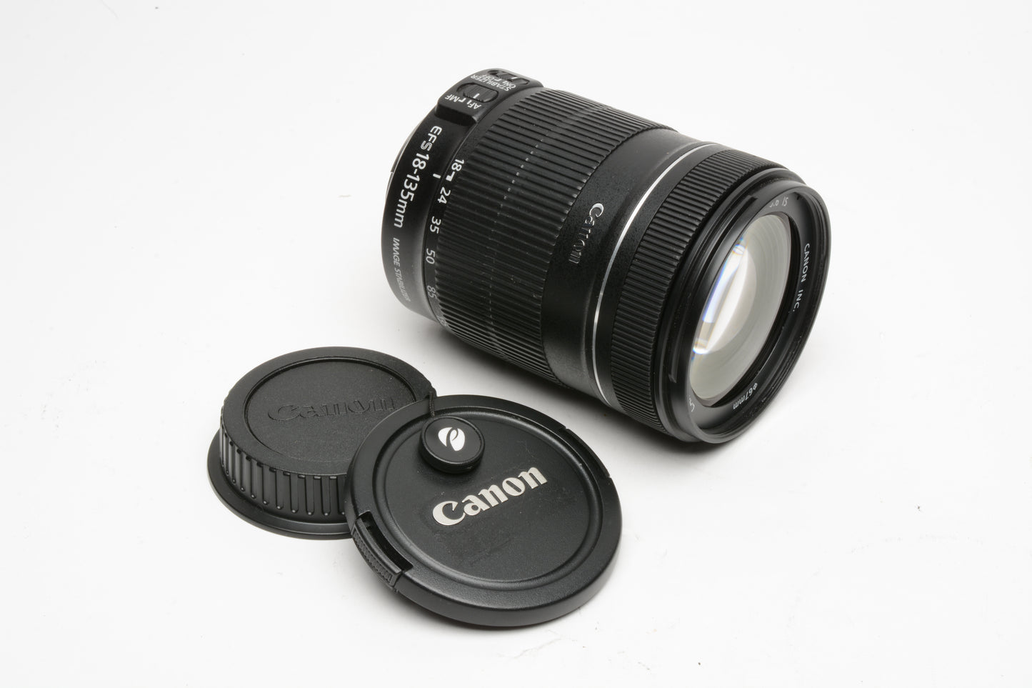 Canon EFS 18-135mm f3.5-5.6 IS zoom lens+caps and keeper, Nice!
