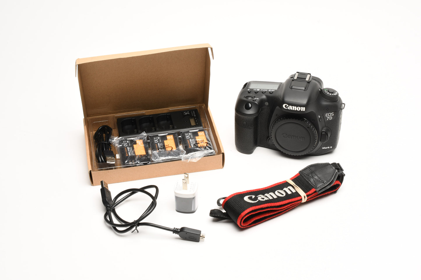 Canon EOS 7D Mark II DSLR Body w/3 batts, charger, strap, 52K Acts, Tested, Nice