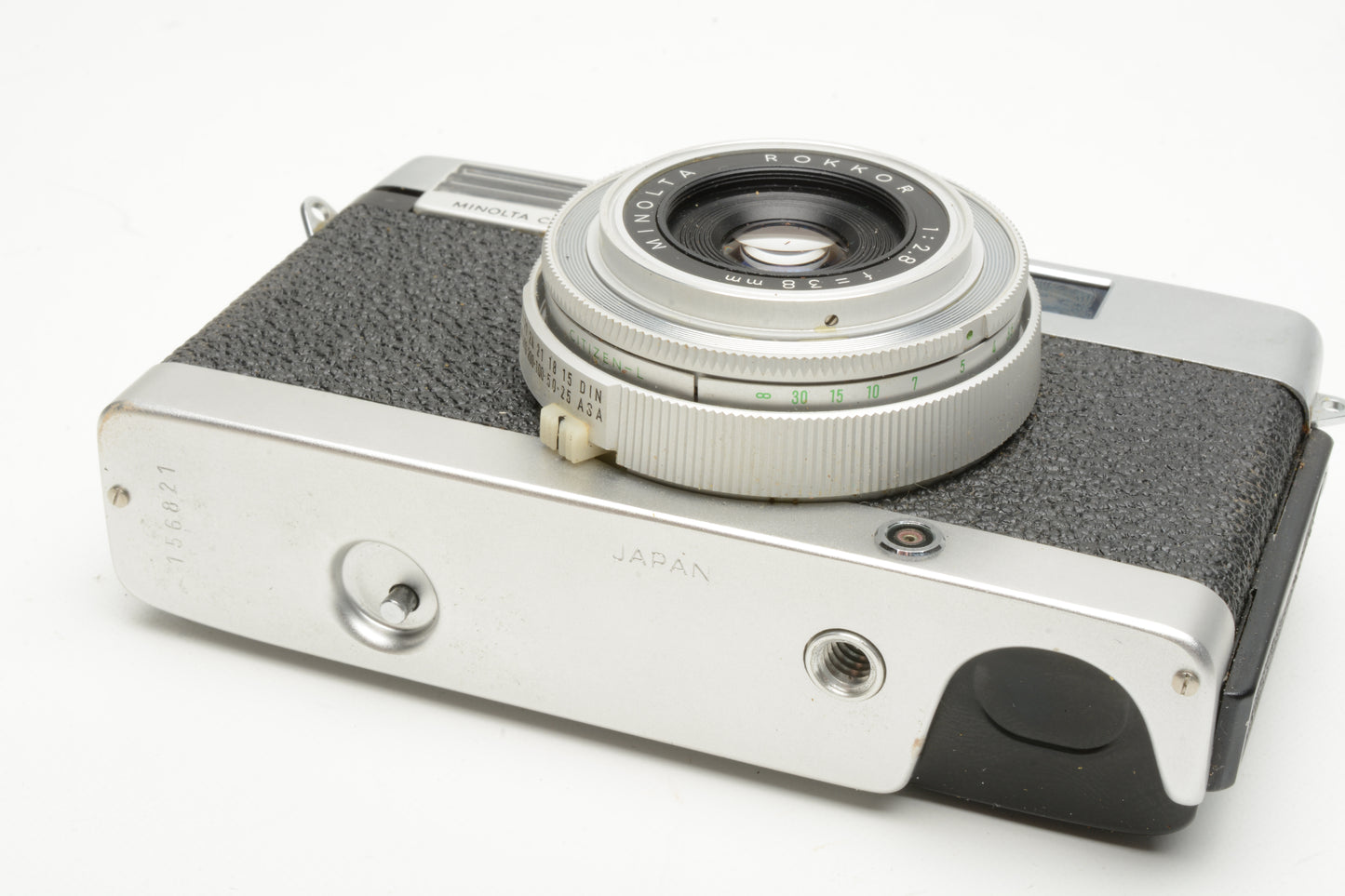 Minolta Minoltina P 35mm Rangefinder camera, Case, New Seals, Tested, Works great!