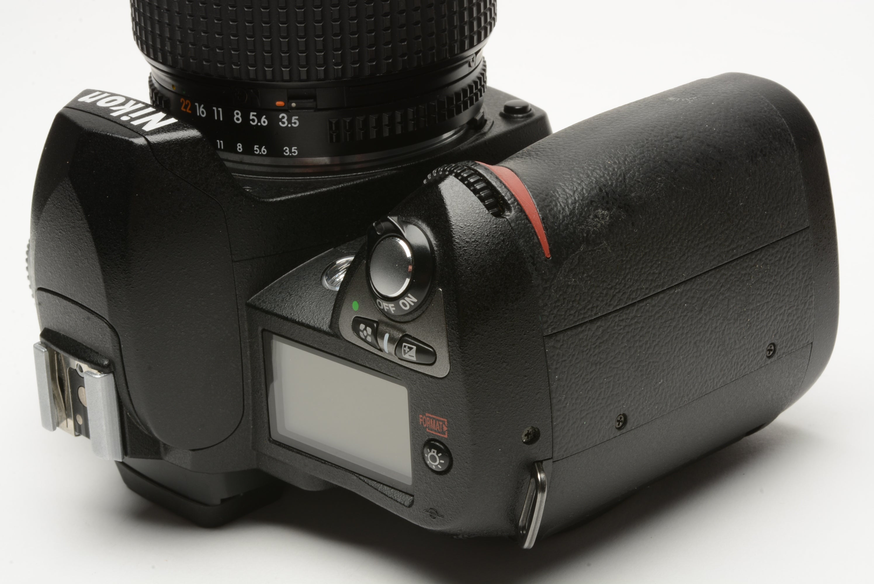 Nikon D70 DSLR w/Nikkor 28-70mm f3.5-4.5D zoom, batt+charger+1GB 