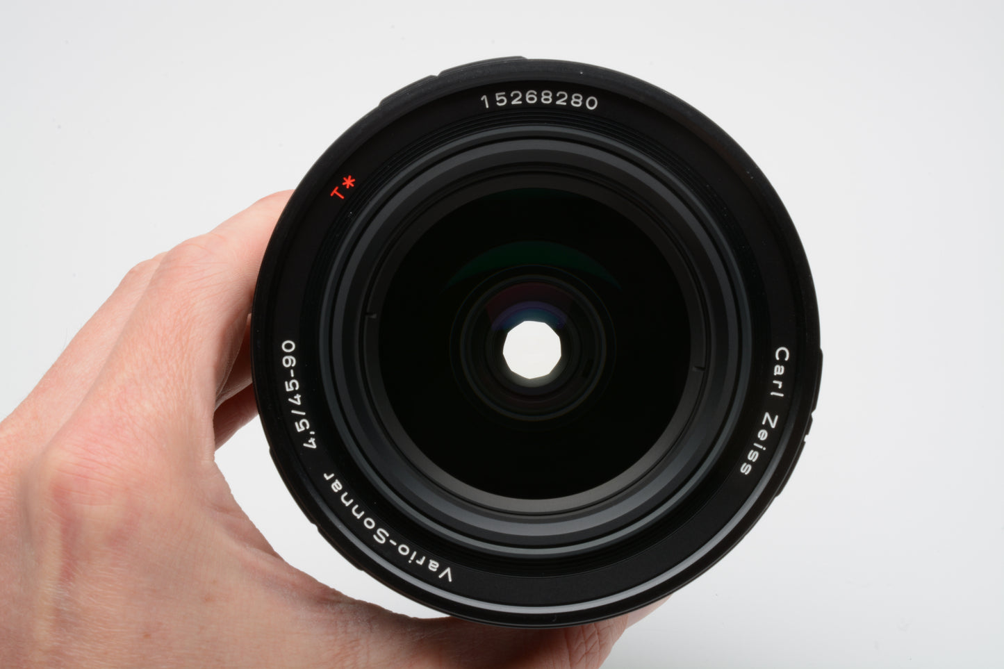Contax 645 Zeiss Vario-Sonnar T* 45-90mm f4.5 zoom lens, caps, case