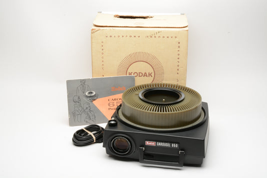 Kodak Carousel 650 slide projector bundle w/80 tray, 5" f3.5 lens, remote, tested