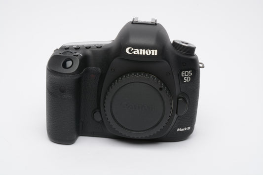 Canon EOS 5D Mark III 22.3MP DSLR body, 2batts, charger, Only 15,341 Acts!