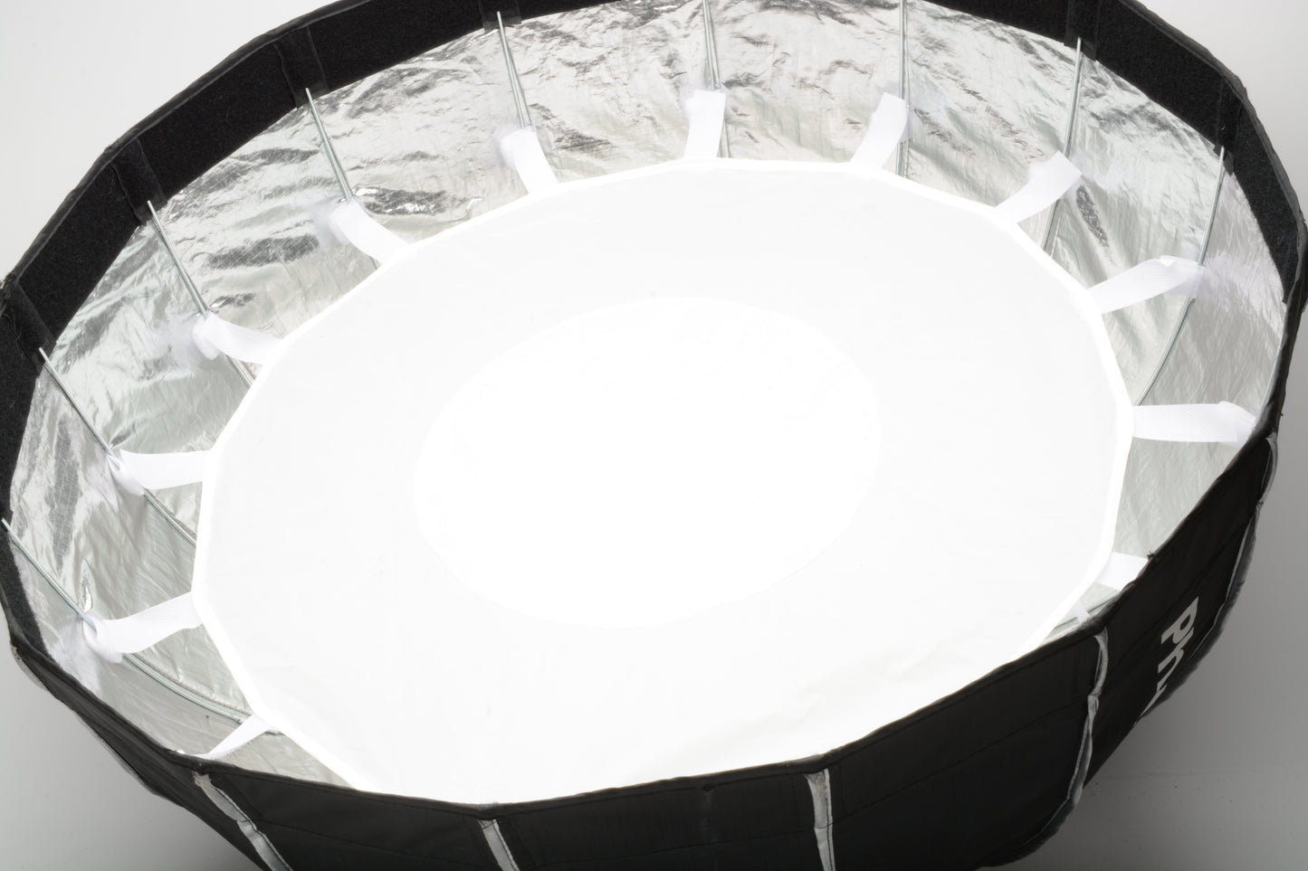 Phottix Raja Quick-Folding Softbox 65cm (26″), Very clean, barely used