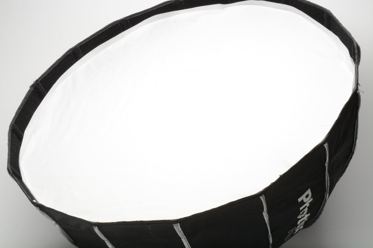 Phottix Raja Quick-Folding Softbox 65cm (26″), Very clean, barely used