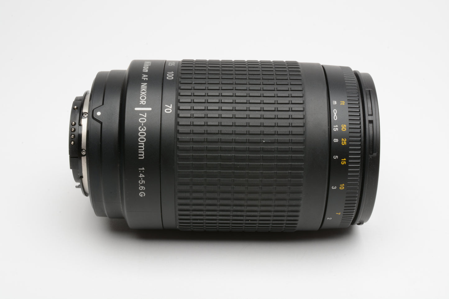 Nikon AF Zoom Nikkor 70-300mm f4.5-5.6G zoom lens, caps + Lens hood, Mint-