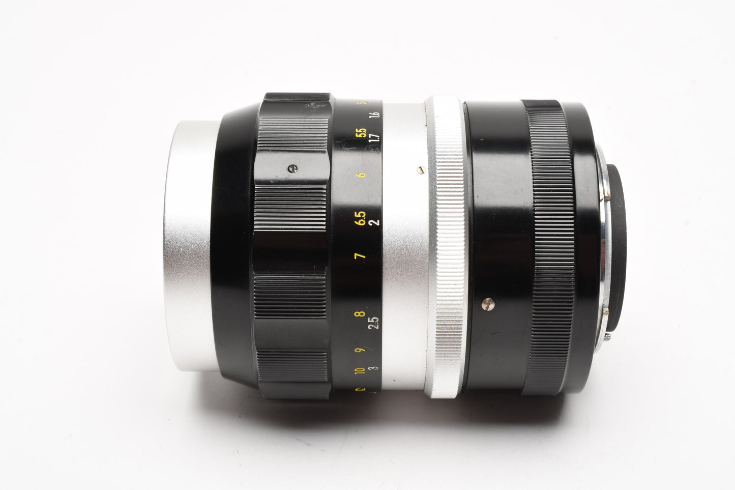 Nikon Nikkor-Q 135mm f3.5 Non-AI Portrait lens, caps, Great!