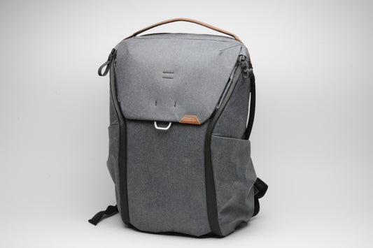 Peak Design Everyday Backpack 30L Charcoal Gray Very clean