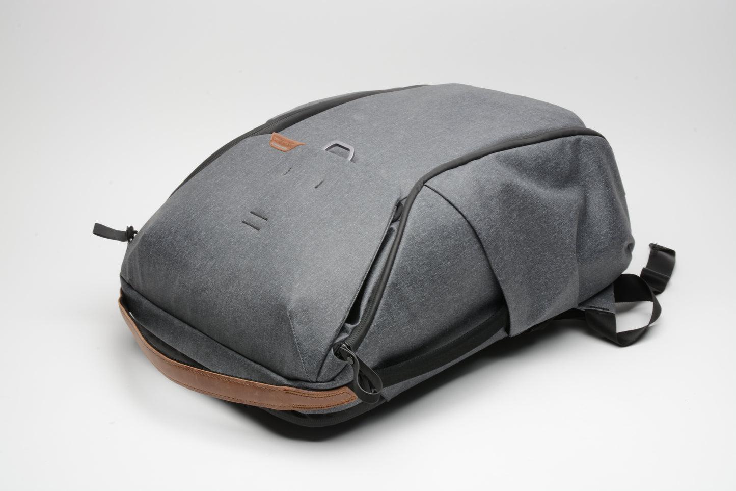 Peak Design Everyday Backpack 30L Charcoal Gray Very clean