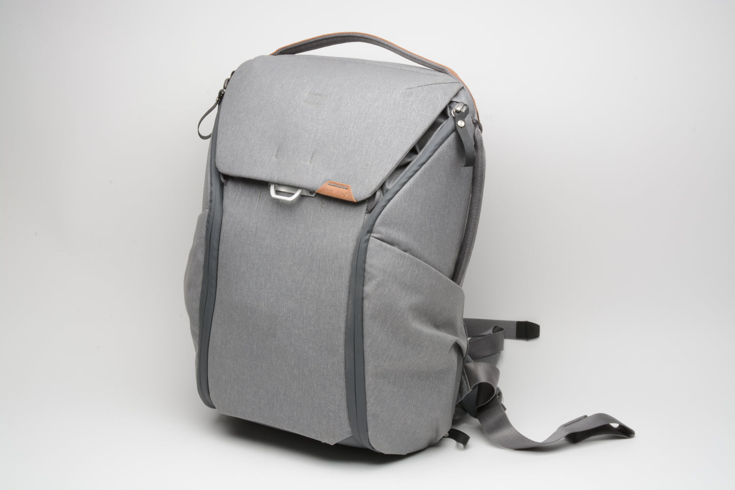 Peak Design Everyday Backpack 20L Ash Gray, Very clean